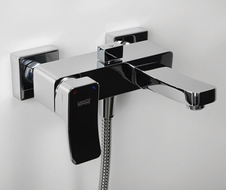 Смеситель Wasserkraft Aller 1061 для ванны и душа с коротким изливом, хром